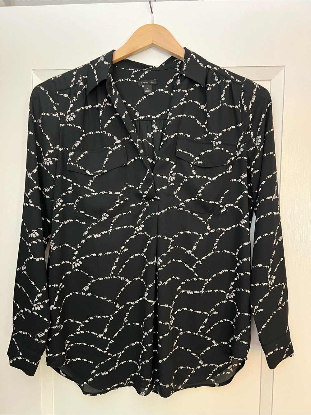 Black floral Patterned Long-Sleeve flowing shirt - Ann Taylor